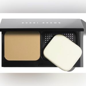 NWT Bobbi Brown Skin Weightless Foundation